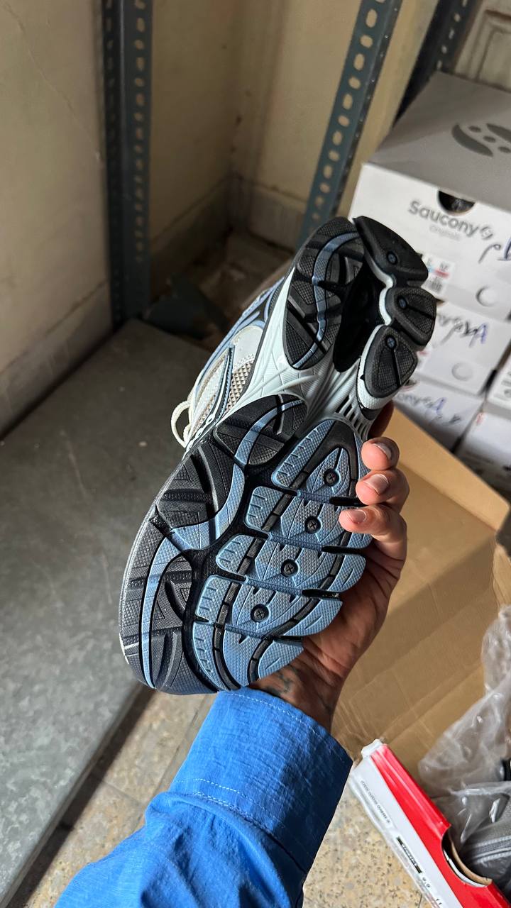 Saucony ProGrid Omni 9