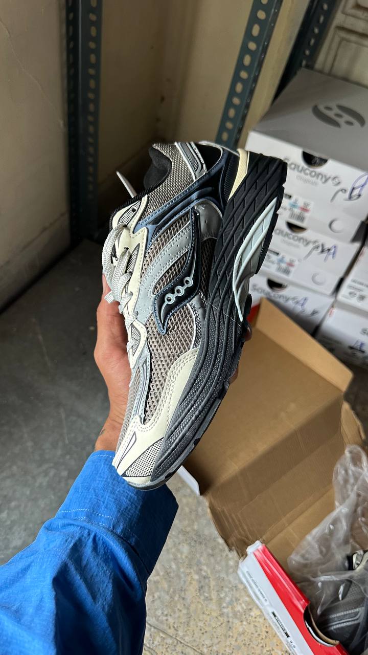 Saucony ProGrid Omni 9